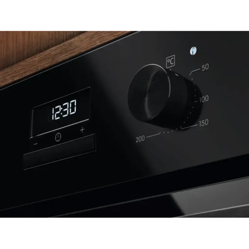 Духовой шкаф электрический Electrolux LOH3H00BK