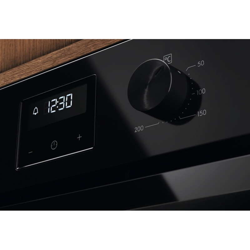 Духова шафа електрична Electrolux LOFGF00BK
