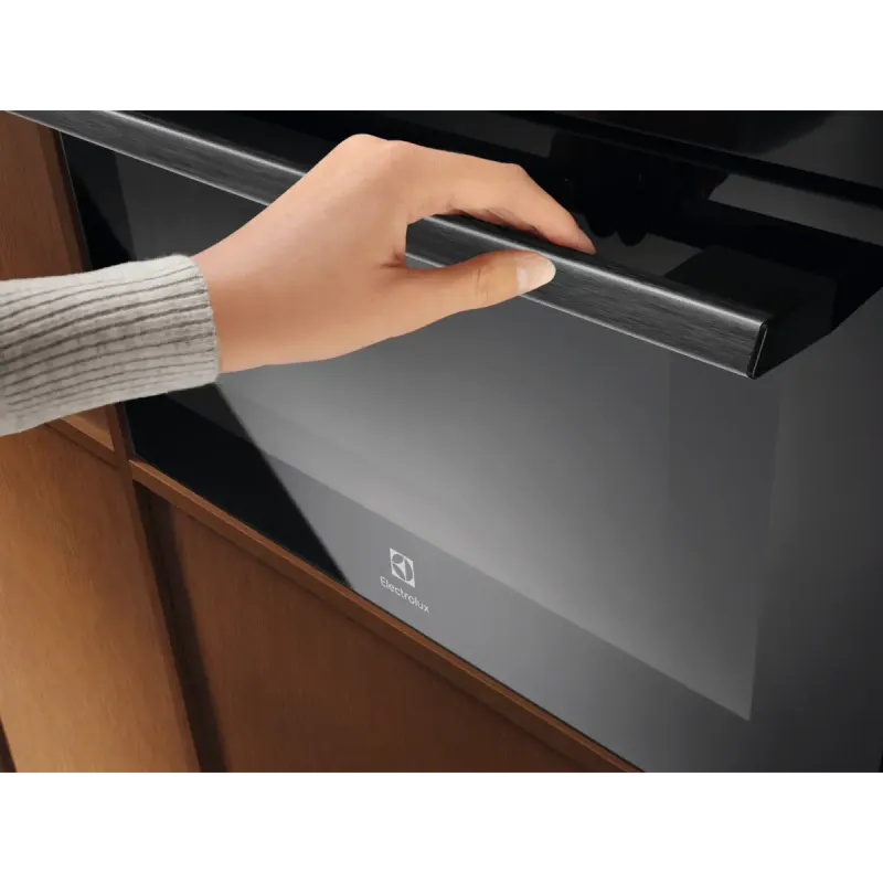 Духовой шкаф электрический Electrolux LVL8E09Z