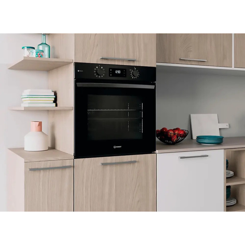 Духова шафа електрична Indesit IO258HSB