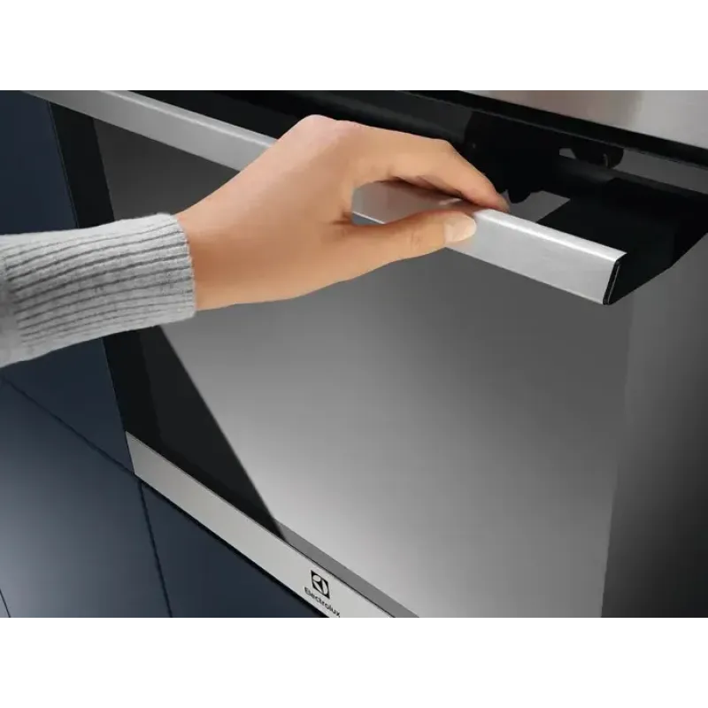 Духовой шкаф электрический Electrolux EOF3H00BX