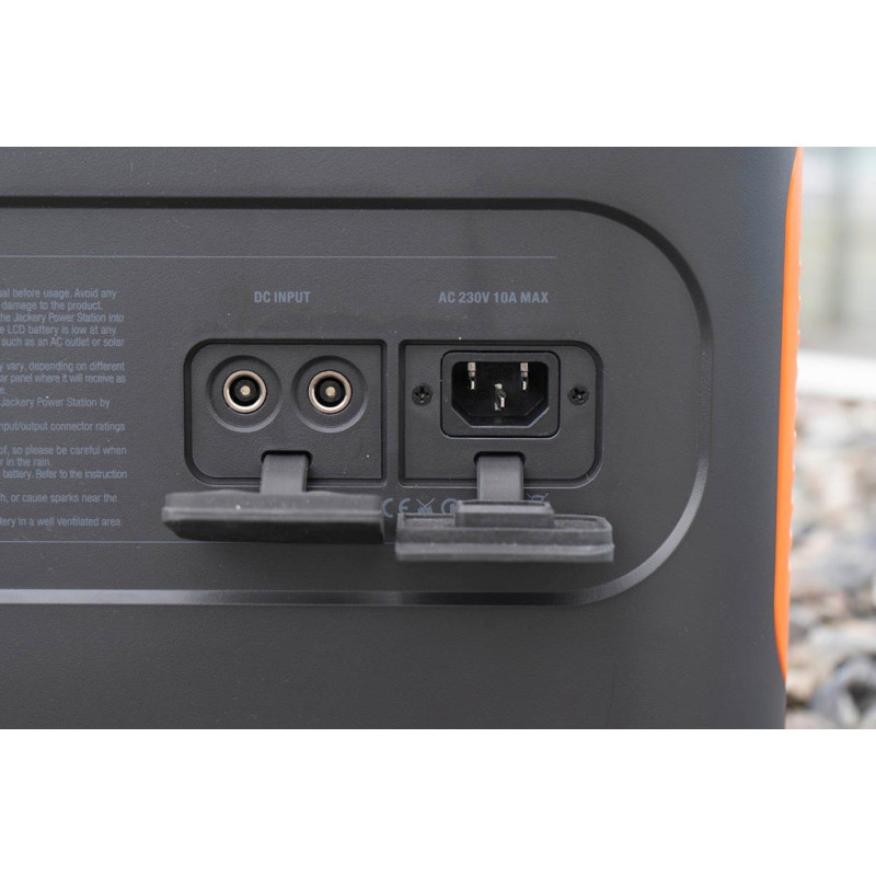 Jackery Explorer 2000 Pro