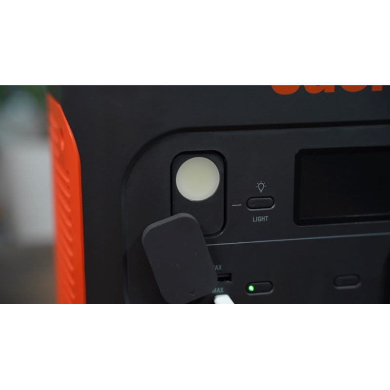 Jackery Explorer 2000 Pro