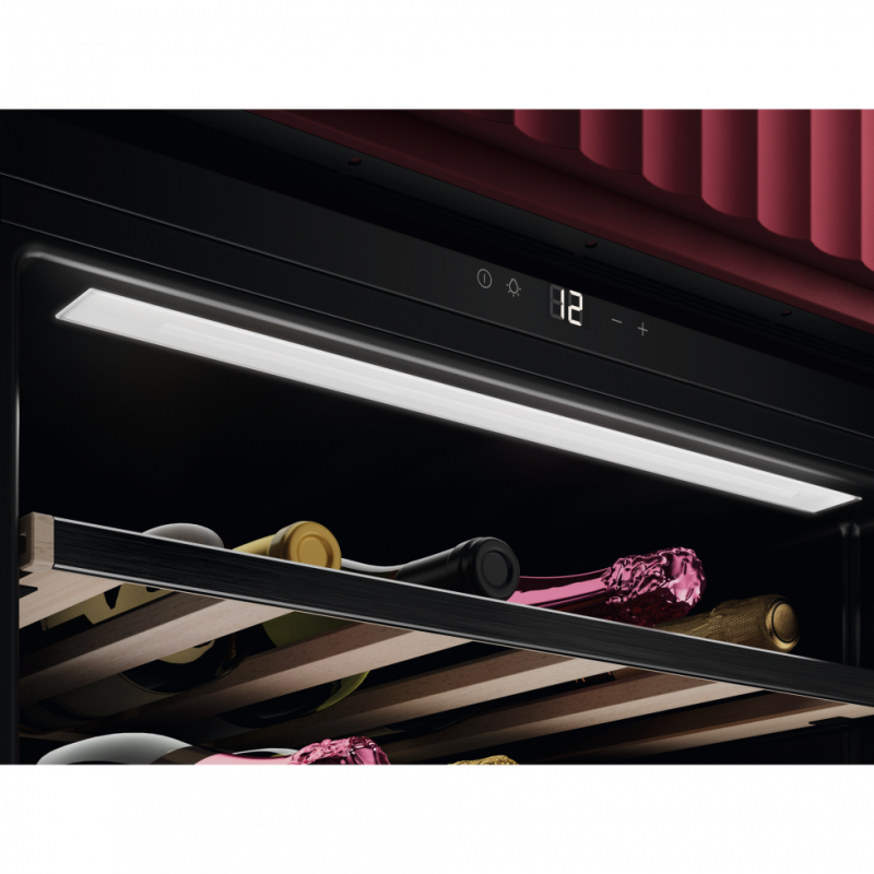 Винный шкаф AEG NKW8P21KAT