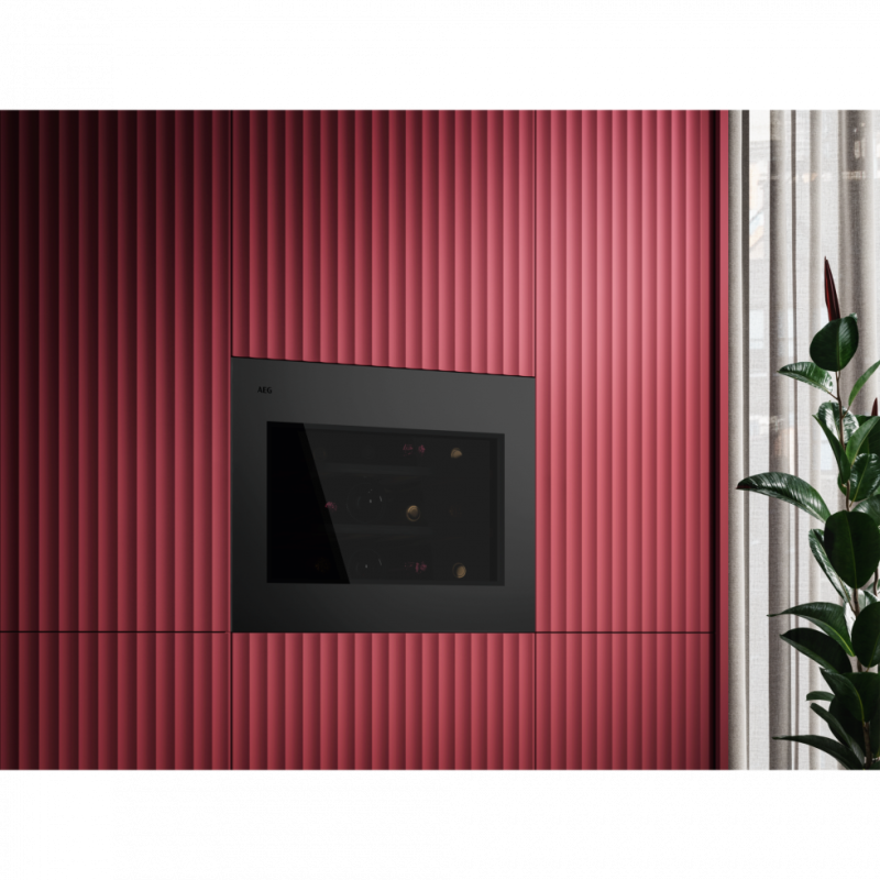 Винный шкаф AEG NKW8P21KAT