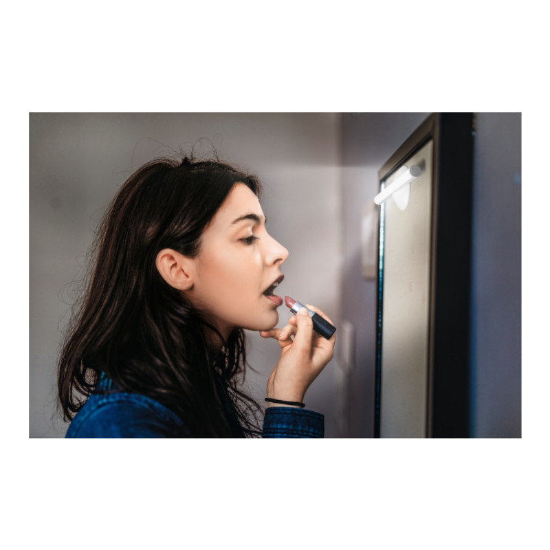 LEDVANCE Підсвічування дзеркала USB LED Light Silver 150Лм 2W (4058075399723)