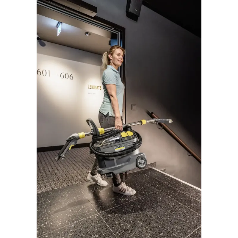 Пилосос Karcher Puzzi 8/1 Adv (1.100-241.0)