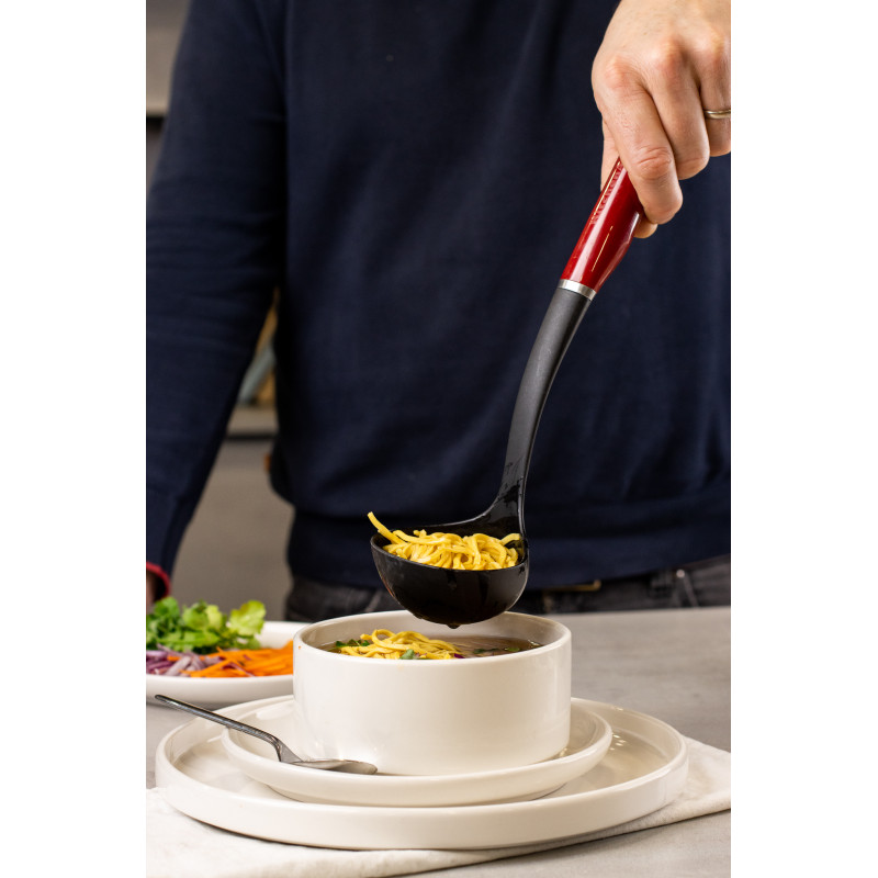 Ополоник KitchenAid Coreline, 32,8 см, червоний (KAG006OHERE)