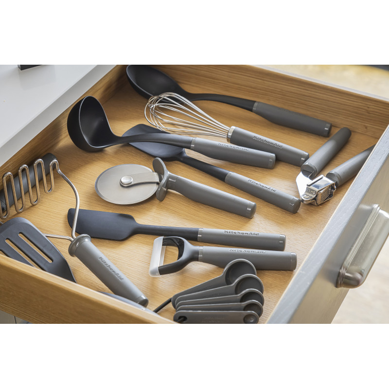 Пресс для чесноку KitchenAid Coreline, 19 см, сірий (KAS132OHCGG)