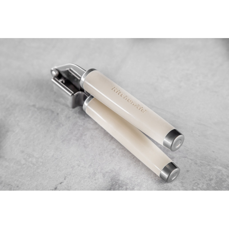Пресс для чесноку KitchenAid Coreline, 19 см, кремовий (KAG132OHACE)