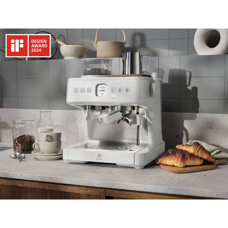 Кавоварка Electrolux E8EC1-8SW