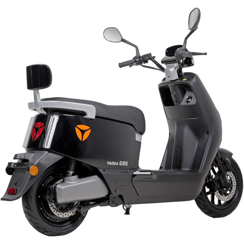 Електроскутер YADEA E8S (black)