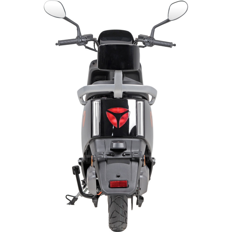 Електроскутер YADEA E8S (black)