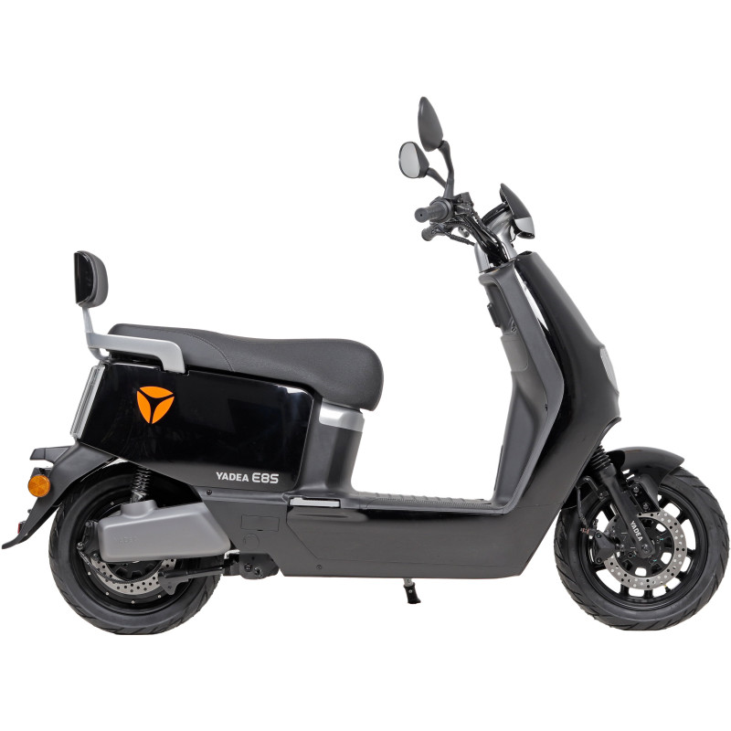 Електроскутер YADEA E8S (black)