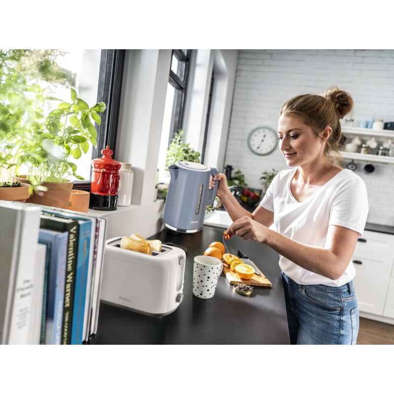 Электрочайник Amica KF 1013