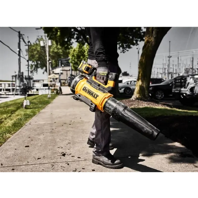 Садовый пылесос-воздуходувка DeWALT DCMBL777X1