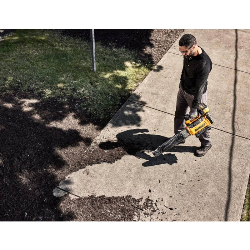 Садовий пилосос-повітродувка DeWALT DCMBL777X1