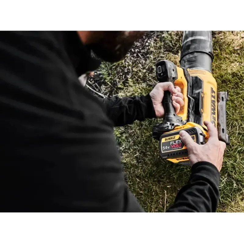 Садовый пылесос-воздуходувка DeWALT DCMBL777X1
