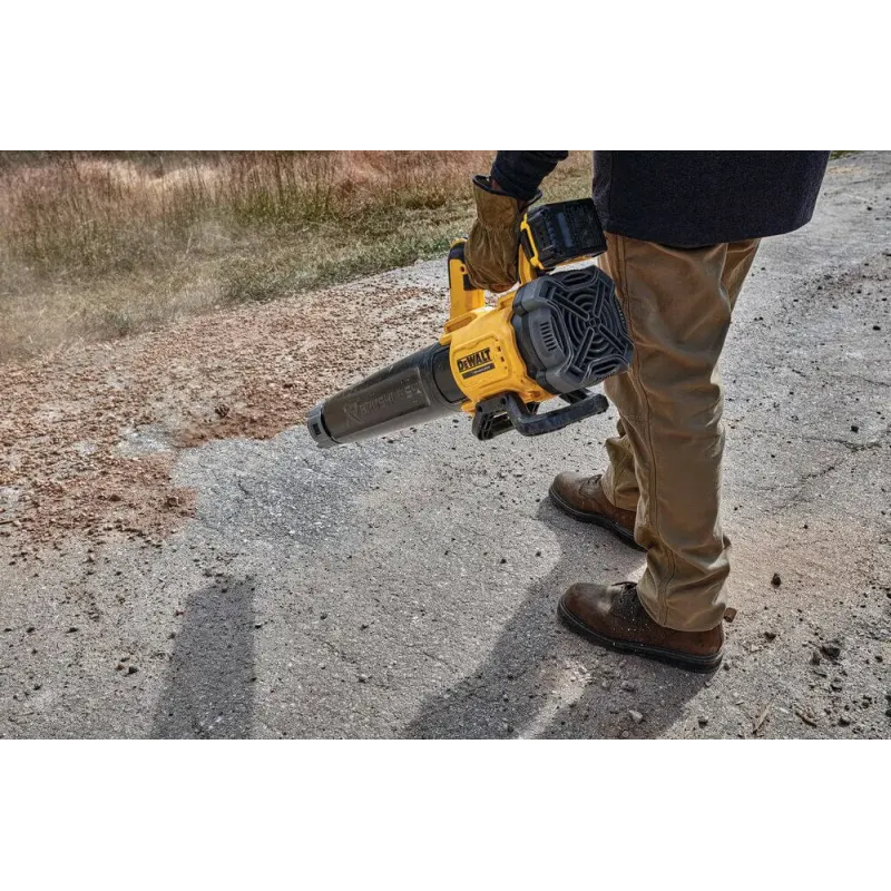 Садовый пылесос-воздуходувка DeWALT DCMBL562N
