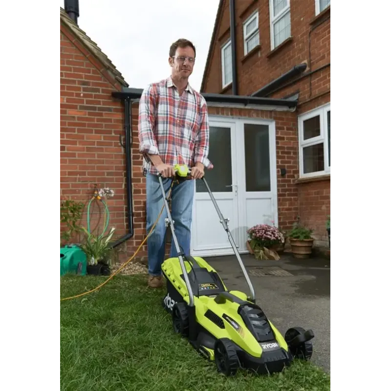 Газонокосилка аккумуляторная Ryobi RLM13E33S (5133002343)