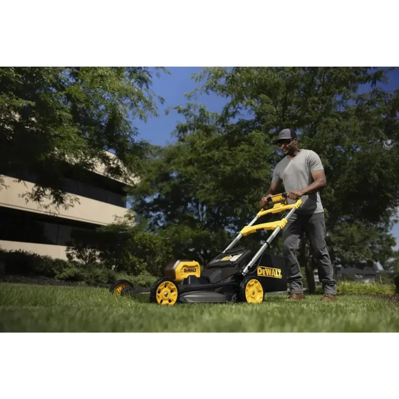 Газонокосилка аккумуляторная DeWALT DCMWSP550N