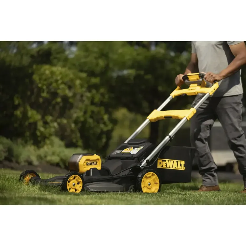 Газонокосилка аккумуляторная DeWALT DCMWSP550N