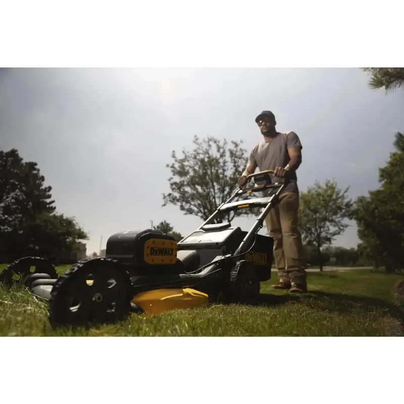 Газонокосилка аккумуляторная DeWALT DCMWP134N