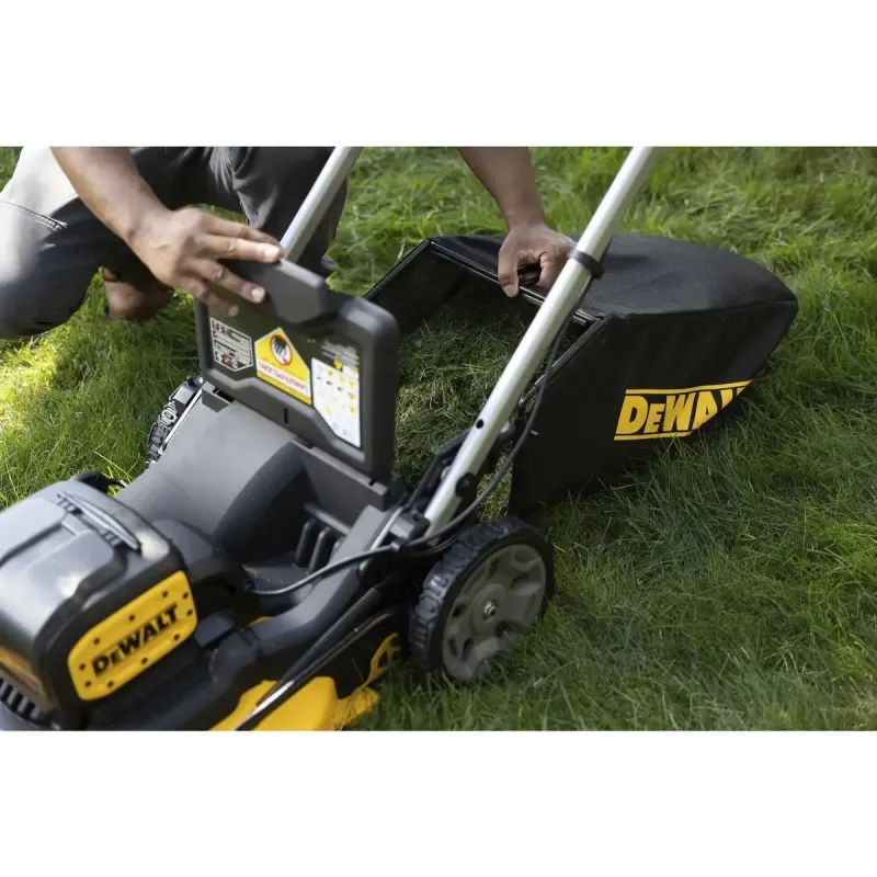Газонокосилка аккумуляторная DeWALT DCMWP134N