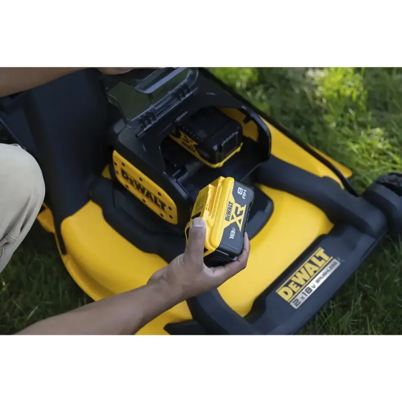 Газонокосилка аккумуляторная DeWALT DCMWP134N