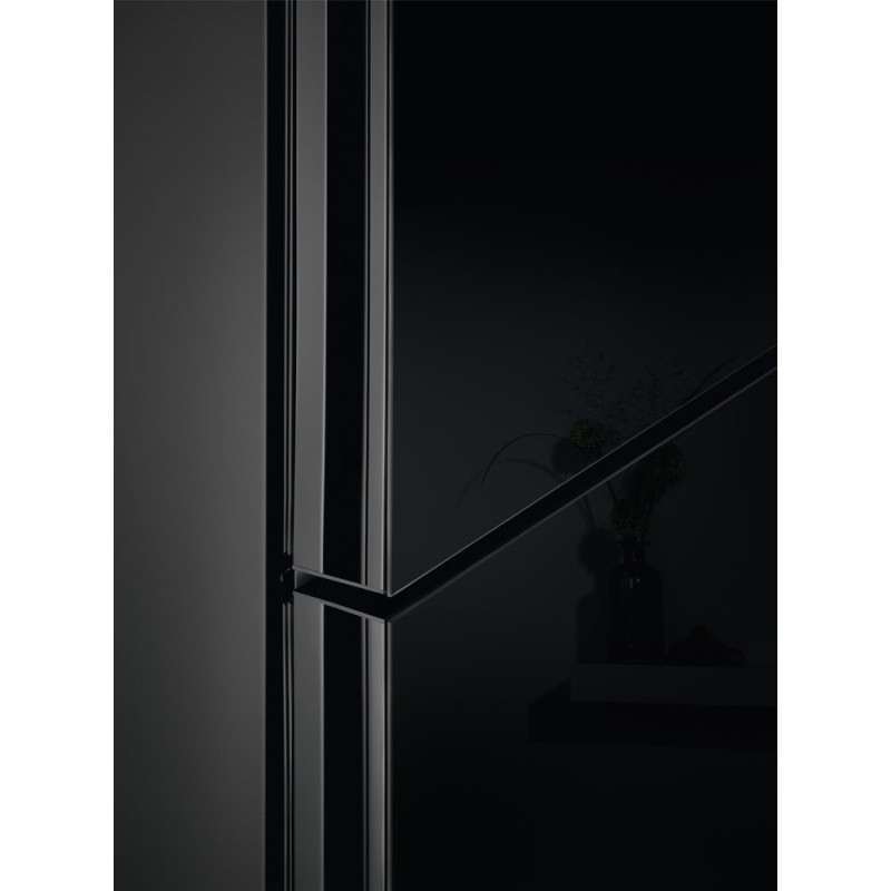 Холодильник Electrolux LNT7ME36K2