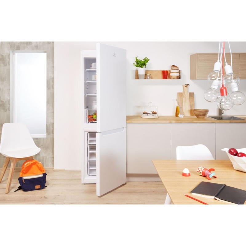 Холодильник Indesit LI8S1EW