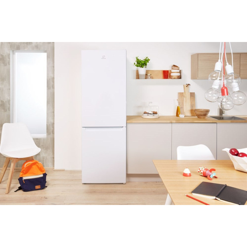 Холодильник Indesit LI8S1EW