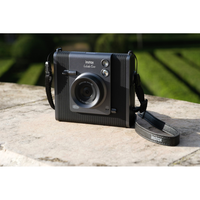 Фотоапарат Fujifilm Instax Wide Evo Black (16840933)