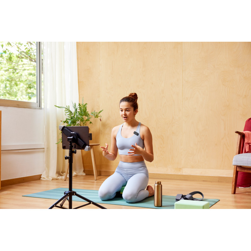 Мікрофон JBL Quantum Stream Wireless Lightning (JBLSTRMWLLGHTBLK)