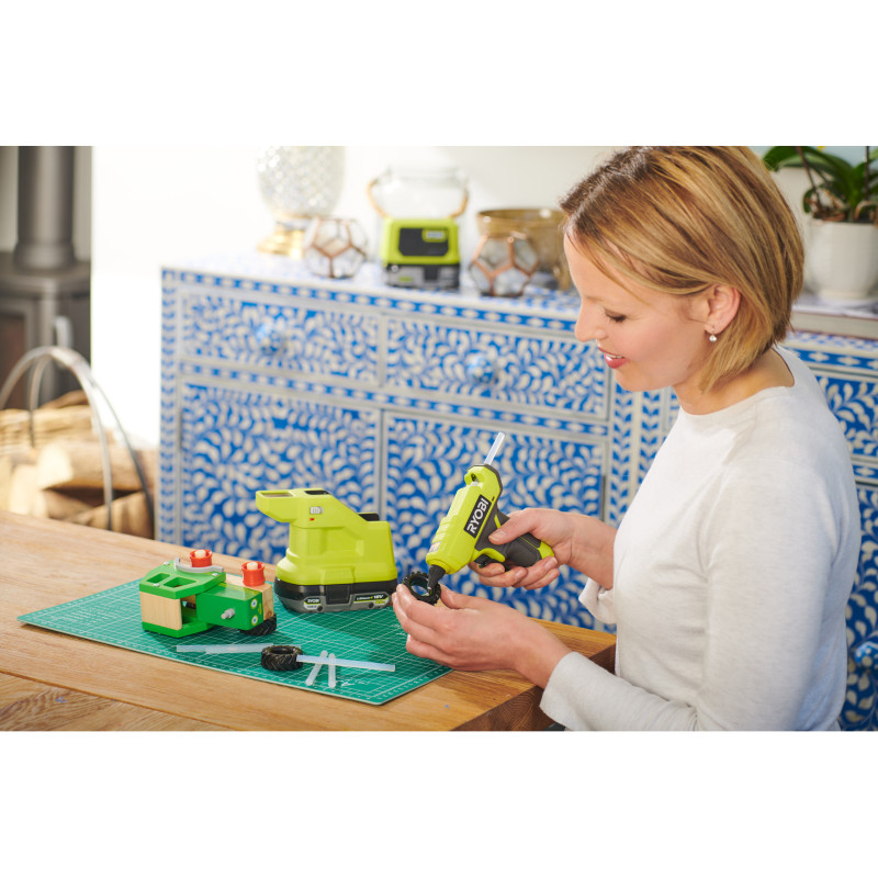 Клеевый пистолет Ryobi RGLM18-0 (5133005001)