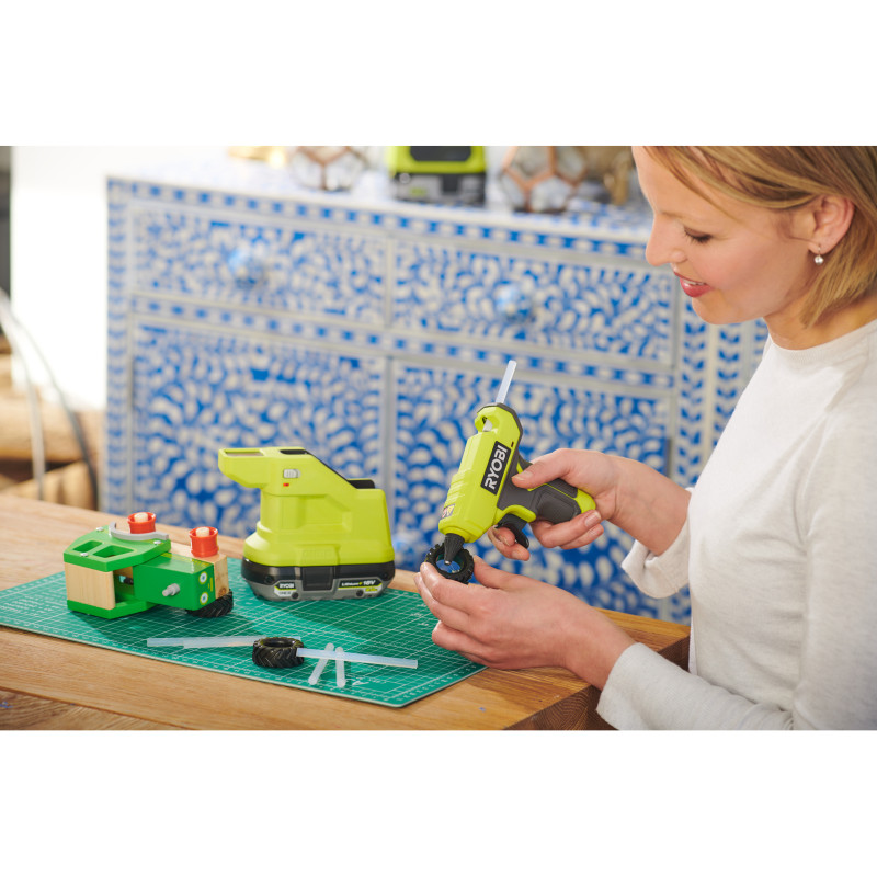 Клеевый пистолет Ryobi RGLM18-0 (5133005001)