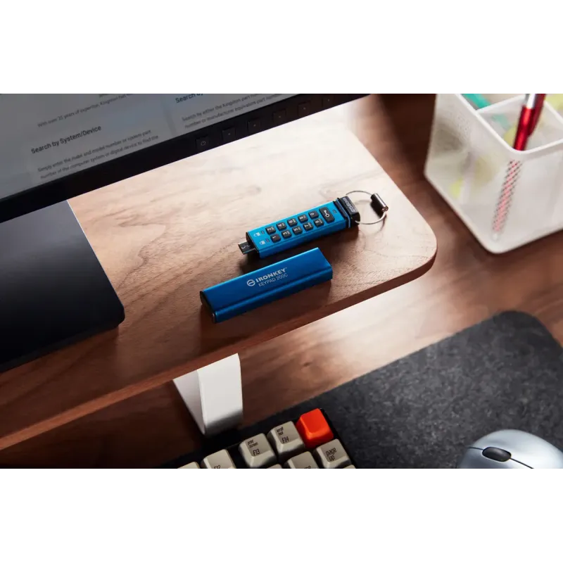 Флеш память USB Kingston 128 GB USB3.2 IronKey Keypad Blue (IKKP200C/128GB)