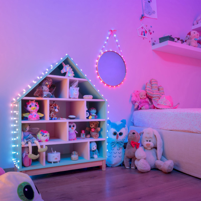 Twinkly Smart LED Strings USB 200 Heart-shaped RGB LEDs, Green Wire, USB-C (TWKH200RGB-G)