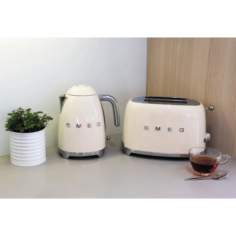 Тостер SMEG TSF01CREU