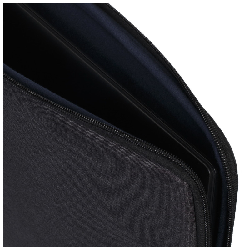 RIVACASE 7704 (Black)