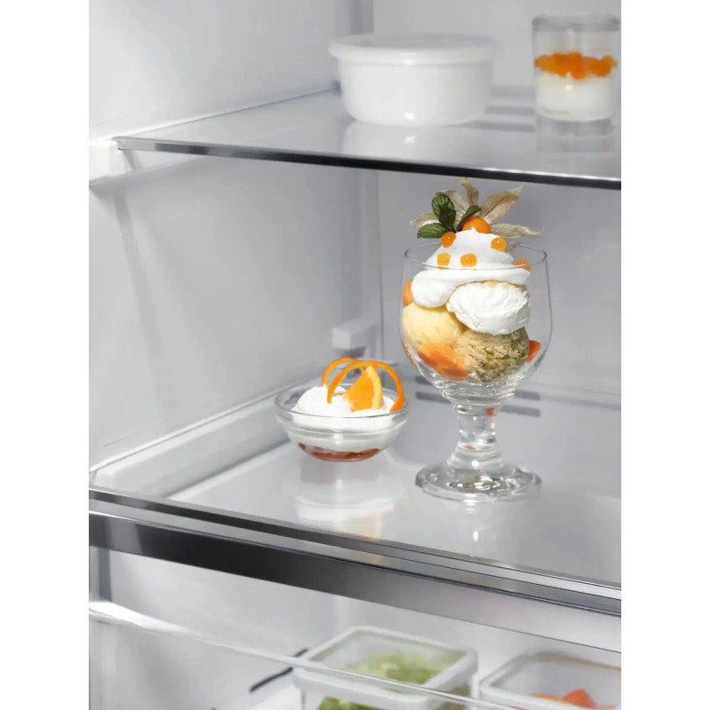 Морозильная камера Electrolux LUS7ME28X