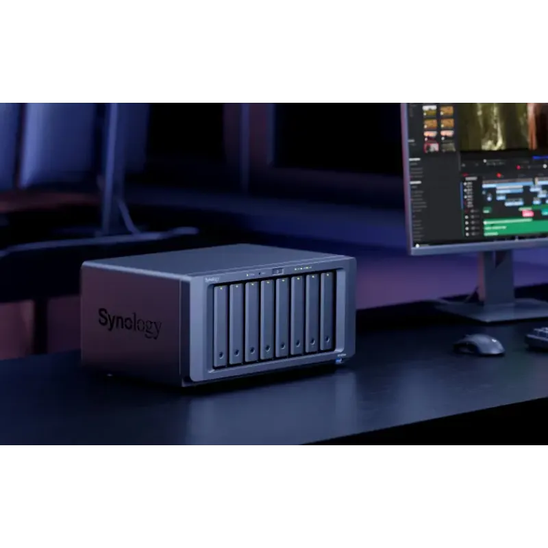 Сетевой накопитель (NAS) Synology DS1823XS+