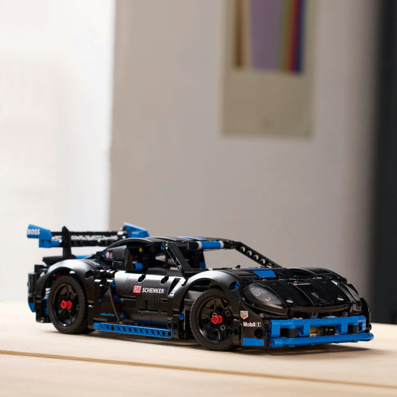 Конструктор LEGO Technic Автомобіль для перегонів Porsche GT4 e-Performance (42176)