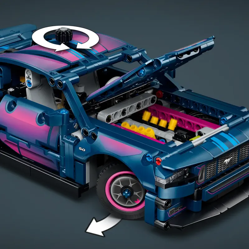 Конструктор LEGO Technic Тюиінг-гараж с автомобилем Ford Mustang GT 42236