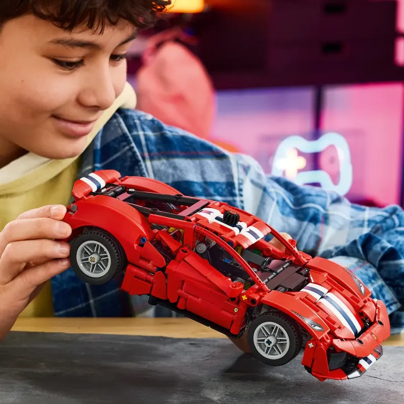 Конструктор LEGO Technic Автомобіль Ferrari 488 Pista 42235