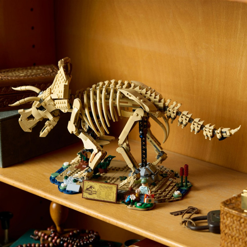 Конструктор LEGO Jurassic World Скамянілості динозаврів: трицератопс (77985)