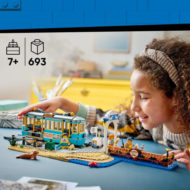 Конструктор LEGO City Класичний трамвай до пляжу (60506)
