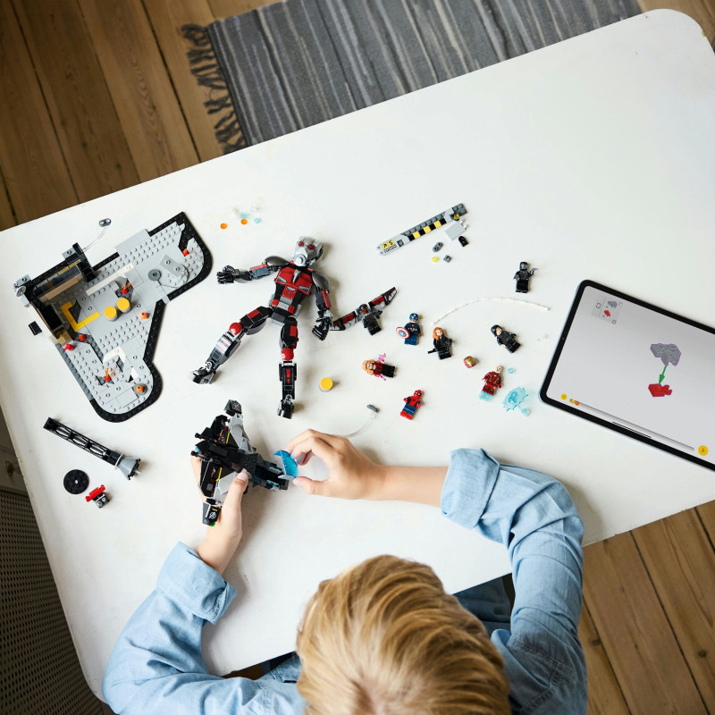 Конструктор LEGO Super Heroes Перший містник: Протистояння Пригодницька битва 736 деталей (76314)