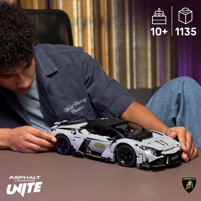 Конструктор LEGO Technic Суперкар Lamborghini Revuelto (42214)