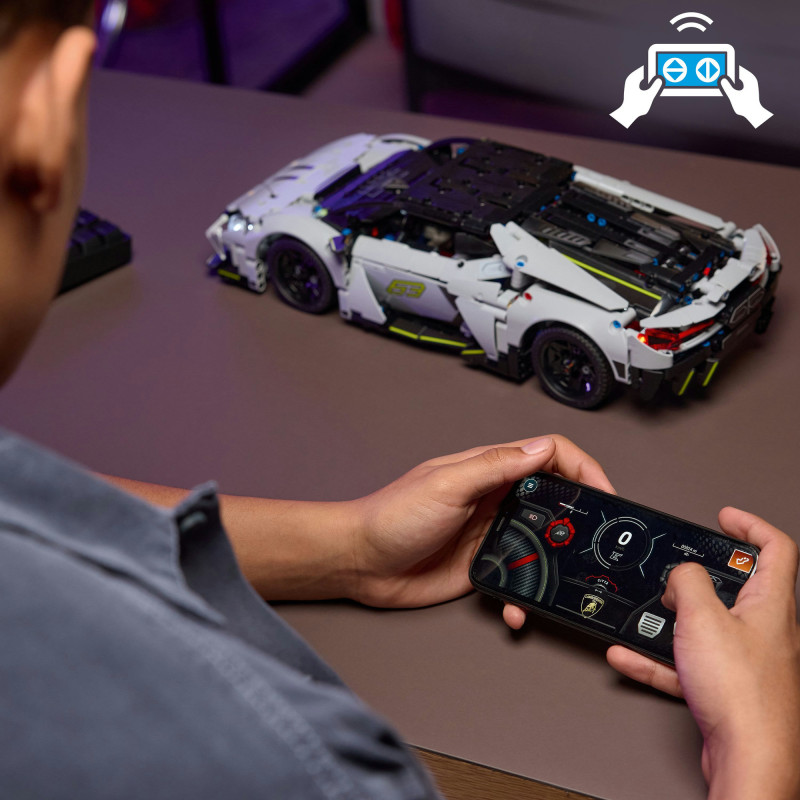 Конструктор LEGO Technic Суперкар Lamborghini Revuelto (42214)